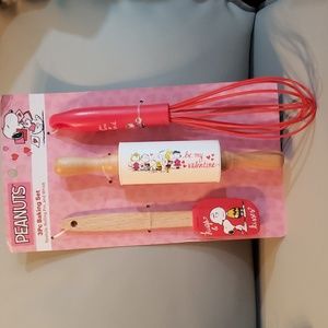 Snoopy Be My Valentine 3 pk baking set NWT